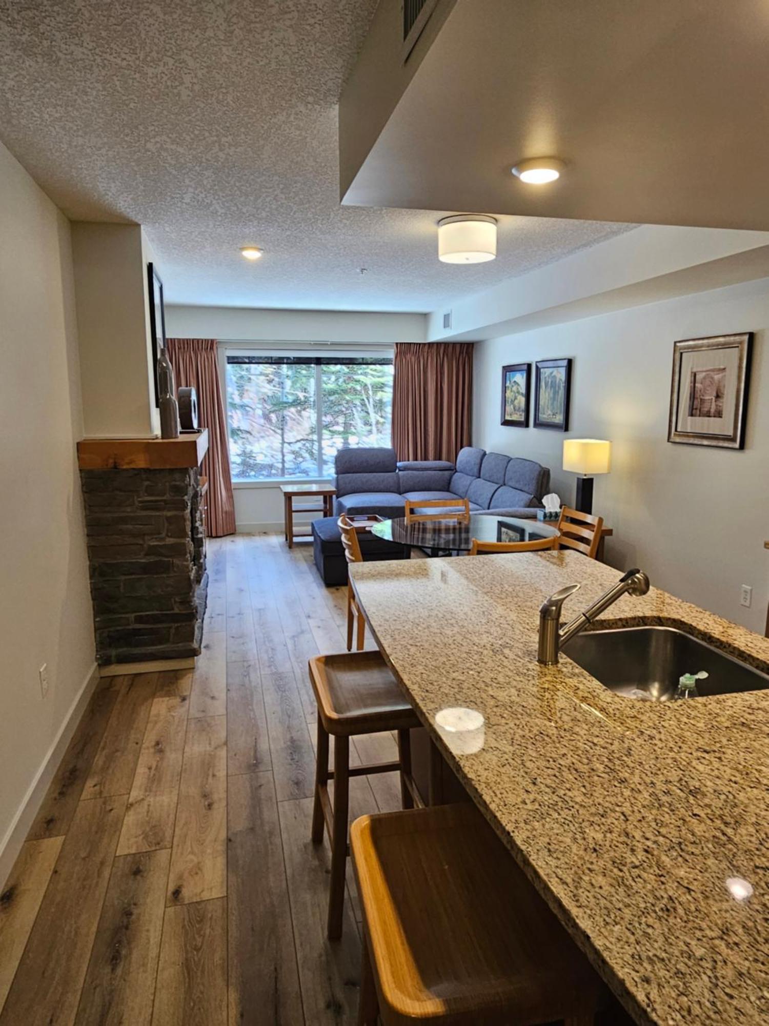 Apartamento Rocky Mountain Getaway Canmore Exterior foto
